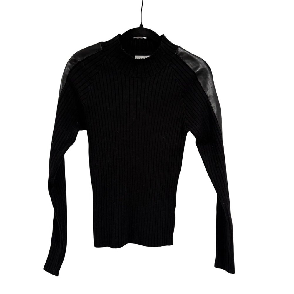 Heartloom Black Iris Top w/Faux Leather Sleeve Detail‎ in Black Size M NWOT